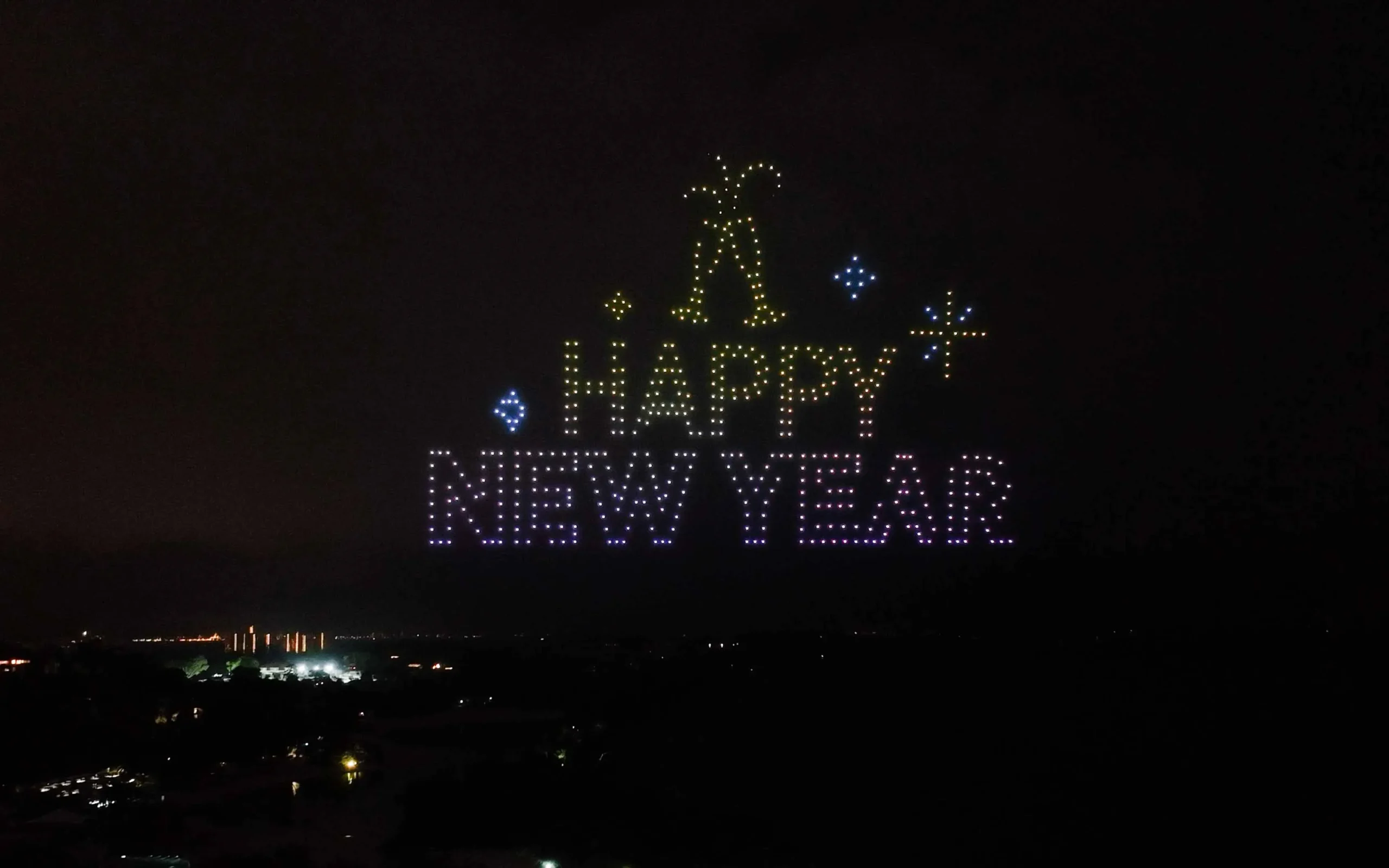 New Year's Eve Drone Light Show Singapore — 550 Drones | MIRS Drone Show