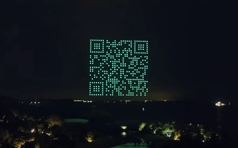 MIRS Drone Show displaying a high-precision, scannable QR code using RTK technology for digital marketing engagement.