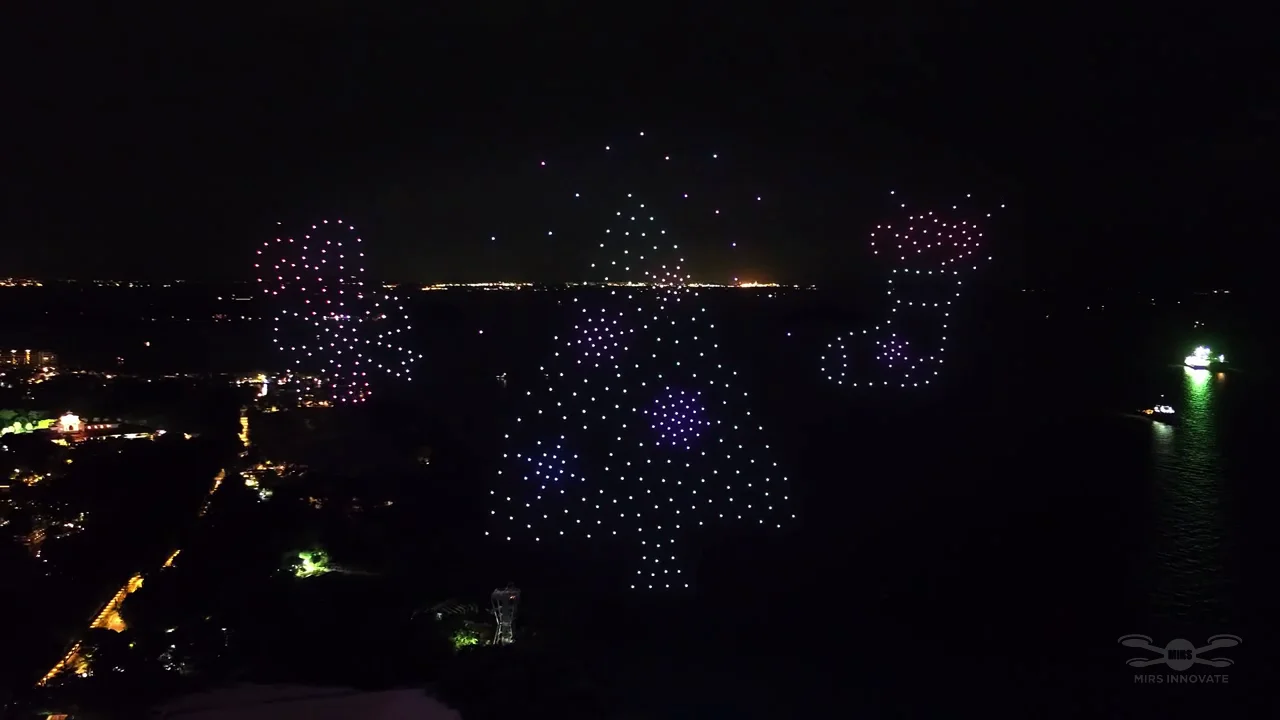 GrabPay Early Christmas Sentosa drone show Singapore - Grabpay Early Christmas Sentosa Christmas Tree And Ornaments Formation